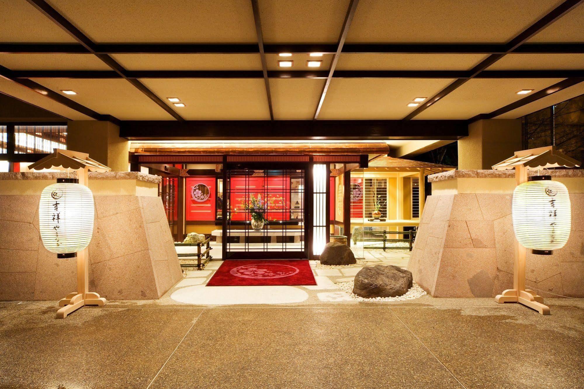 Готель Yamanaka Onsen Kissho Yamanaka Каґа Екстер'єр фото